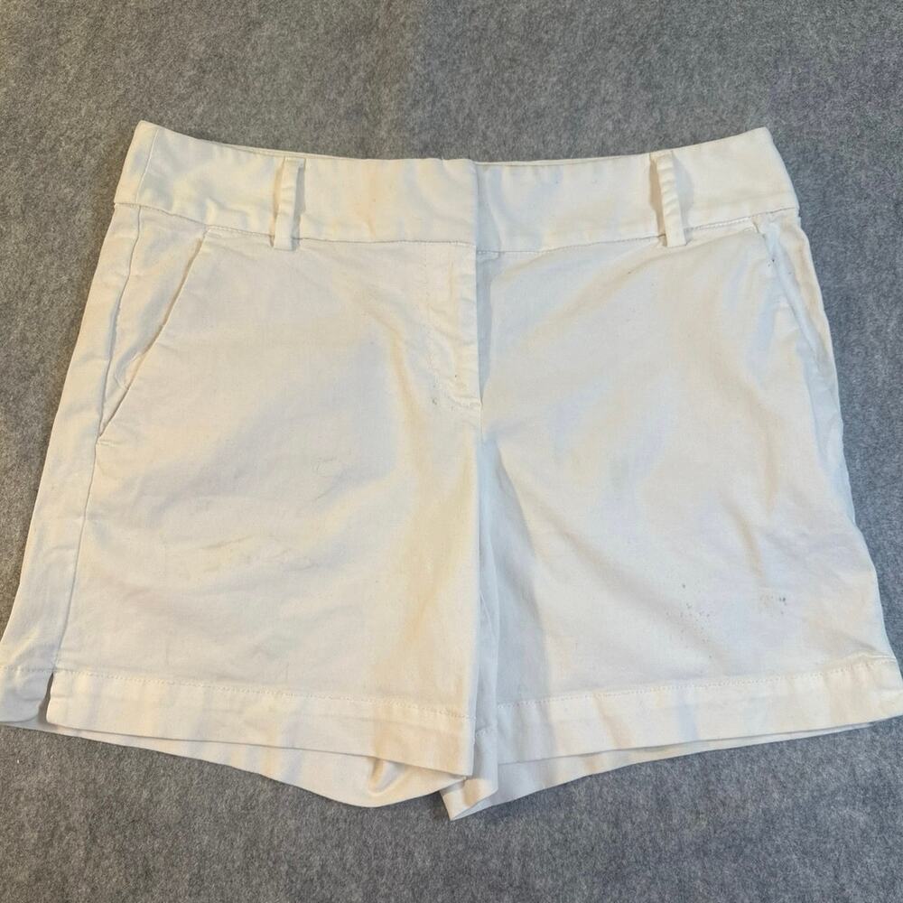 Loft The Riviera white shorts womens size 4, belt loops and pockets See last pic